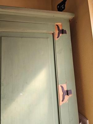 Armoire / Storage cabinet