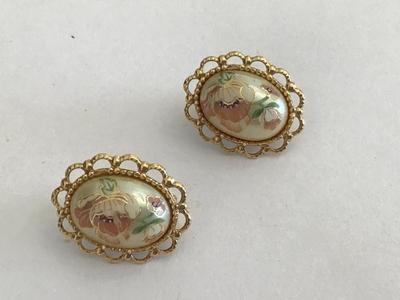 Beautiful Vintage Clip on Earrings