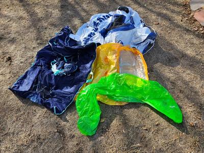 Swimming pool floaties - River tube - Great summer fun!