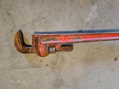 24" pipe wrench Heavy - Duty