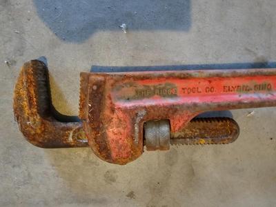 24" pipe wrench Heavy - Duty