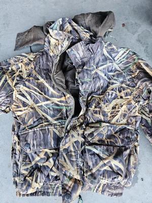 Remington Camo Jacket Youth Large with Camo gloves