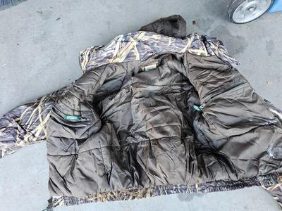 Remington Camo Jacket Youth Large with Camo gloves