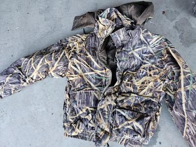 Remington Camo Jacket Youth Large with Camo gloves