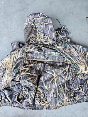 Remington Camo Jacket Youth Large with Camo gloves