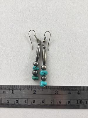 Beautiful dangle fashion earrings