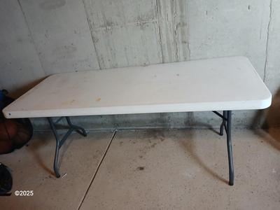 Lifetime folding table (2 of 3)