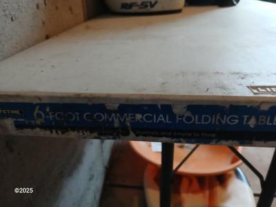 Lifetime folding table (2 of 3)