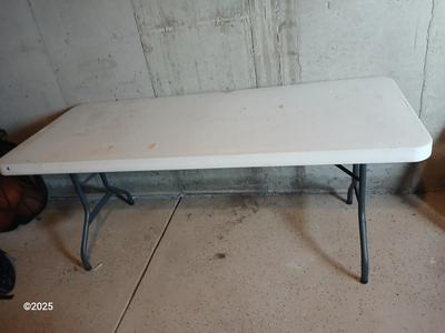 Lifetime folding table (2 of 3)