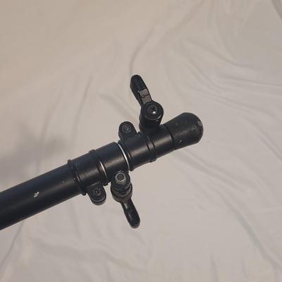 Two Tripods and Monopod (B1-EL)