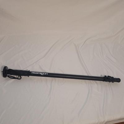 Two Tripods and Monopod (B1-EL)
