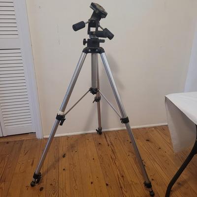 Two Tripods and Monopod (B1-EL)