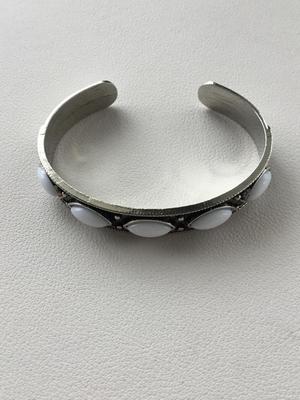 Beautiful unmarked fashion cuff