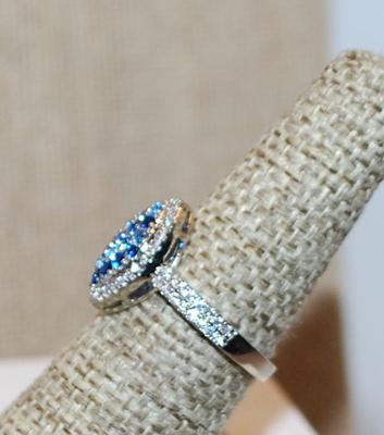 Size 7 Marked .925 Pointed Oval Setting Ring with 15 Small Round ROYAL BLUE Stones & Clear Accent Stones on a Silver Band (2.8g)