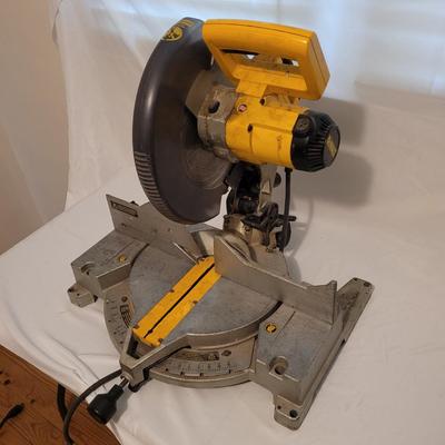 DeWalt Miter Saw (B2-EL)