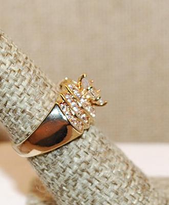 Size 6 Marked .925 Marquise Cut Main Stone with 6 Tiers of Quadruple Side Accent Stones on a Gold Band (5.0g)