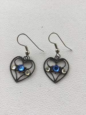 Unmarked heart fashion earrings