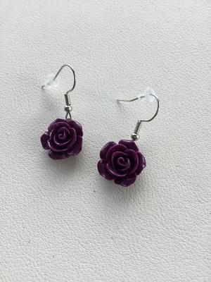 Beautiful purple flower necklace with matching earrings