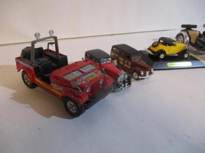 BMW Motorcycle Bburago Jeep CJ-7 1/24