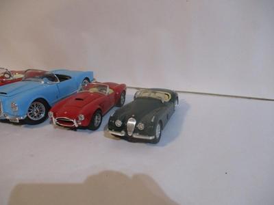 Bburago Chevrolet Corvette Scale 1/18 Aurelia 824 Spider 1/18 Cobra 427 1/24 Jaguar Scale 1/24