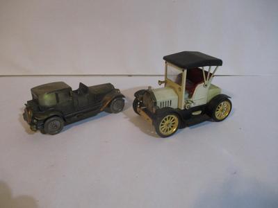 Banthrico Metal Car Bank Vintage Metal Antique Car Radion
