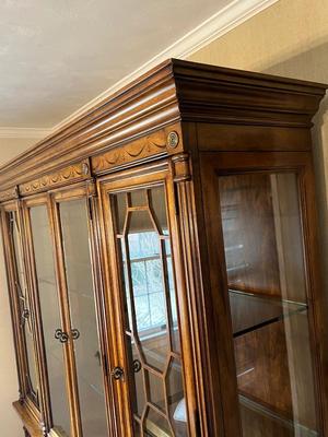 LOT 41D: Stanley Furniture Dining Room Hutch /China Cabinet