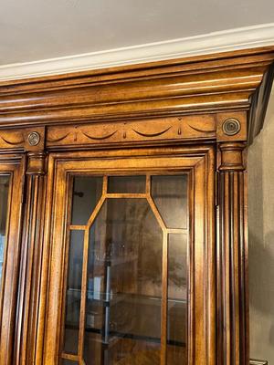 LOT 41D: Stanley Furniture Dining Room Hutch /China Cabinet