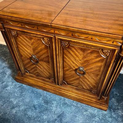 LOT 42D: J.B. Van Sciver/Stanley Furniture Flip-Top Sideboard / Buffet / Server/ Bar