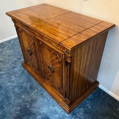 LOT 42D: J.B. Van Sciver/Stanley Furniture Flip-Top Sideboard / Buffet / Server/ Bar