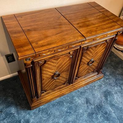 LOT 42D: J.B. Van Sciver/Stanley Furniture Flip-Top Sideboard / Buffet / Server/ Bar
