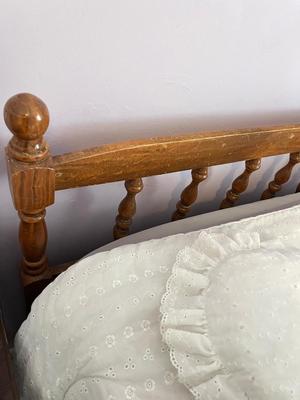 LOT 47Y: Twin Bed