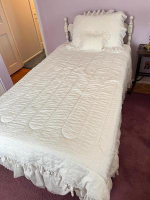 LOT 49Y: Twin Bed