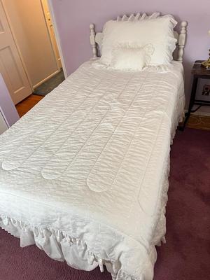 LOT 49Y: Twin Bed