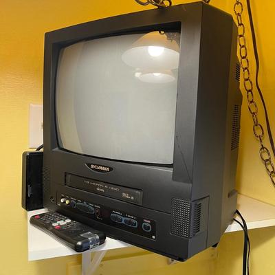 LOT 50W: Vintage Sylvania 13" TV VCR Combo - Model SSC130B