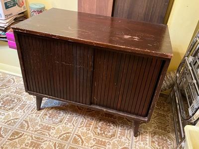 LOT 51W: Vintage Mid-Century Record Cabinet