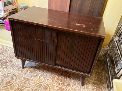 LOT 51W: Vintage Mid-Century Record Cabinet