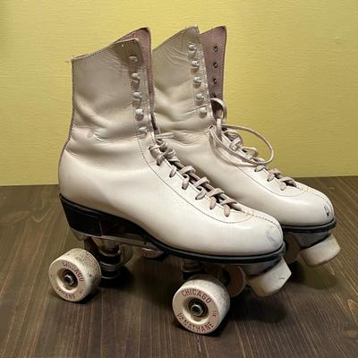 LOT 53W: Vintage Roller Skates - Size 8