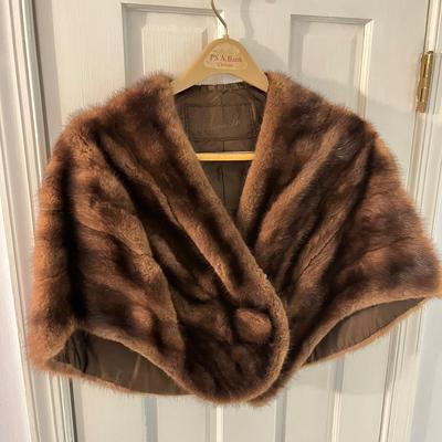 LOT 57L: Two Vintage Furs - Stoles / Capelets / Wraps