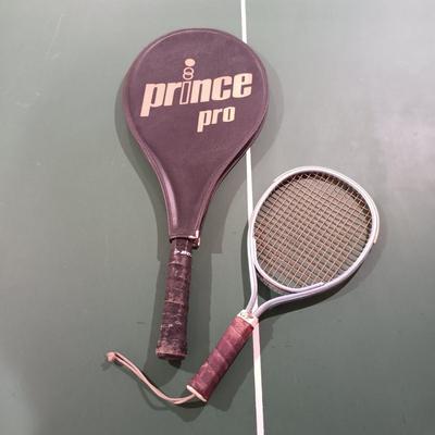 LOT 81B: 5' x 9' Ping Pong Table with Accessories