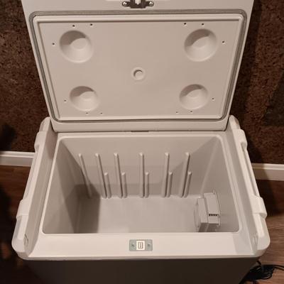 LOT 82B: Coleman Powerchill Thermoelectric Cooler Holds 58 12oz cans!