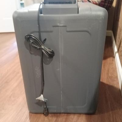 LOT 82B: Coleman Powerchill Thermoelectric Cooler Holds 58 12oz cans!