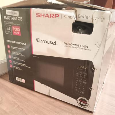 LOT 83B: Sharp 1000 Watt Microwave Oven SMC1441CB