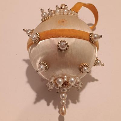 LOT 99B: Set of (12) Vintage Handmade Bead Ornaments