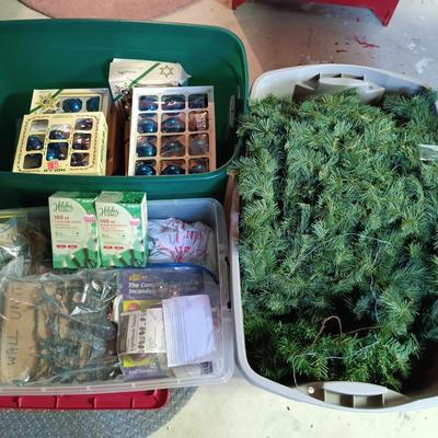 LOT 102B: Basement Finds- Vintage Christmas Bulbs w/ a Set of (7) Wreaths & Holiday Lights