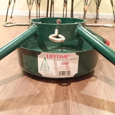 LOT 103B: Lifetime Heavy-Duty 12ft Model Welded Christmas Tree Stand 7304