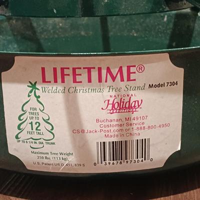 LOT 103B: Lifetime Heavy-Duty 12ft Model Welded Christmas Tree Stand 7304