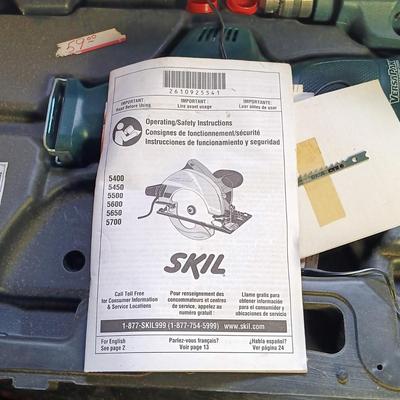 LOT 109B: SkilSaw 5400 Circular Saw, Bench Vise, Black & Decker VersaPak Set & More