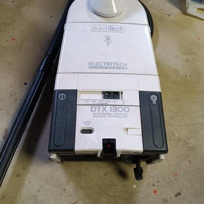 LOT 110B: Oreck DTX1300 DutchTech Canister Vacuum with Bags