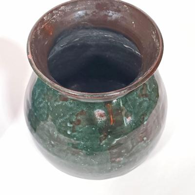 LOT 124L: Lenox Boehm Bobcats Plate, MCM Flower Frog, Handthrown Bermuda Pottery Vase & More