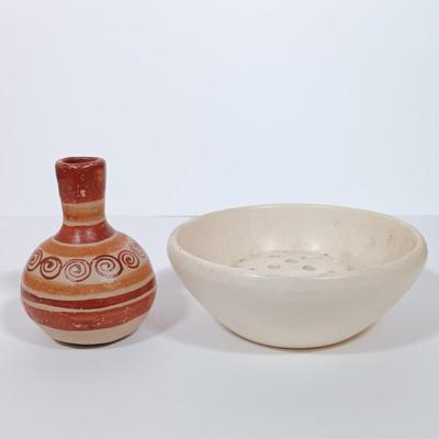 LOT 124L: Lenox Boehm Bobcats Plate, MCM Flower Frog, Handthrown Bermuda Pottery Vase & More